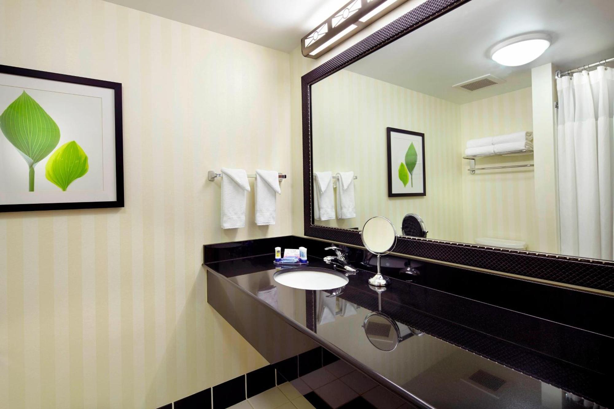 Fairfield Inn & Suites Pittsburgh Neville Island Robinson Township Eksteriør billede